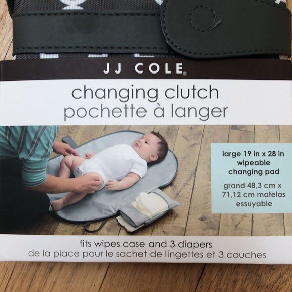 JJ Cole Changing Pad Clutch - Picture 2 of 7